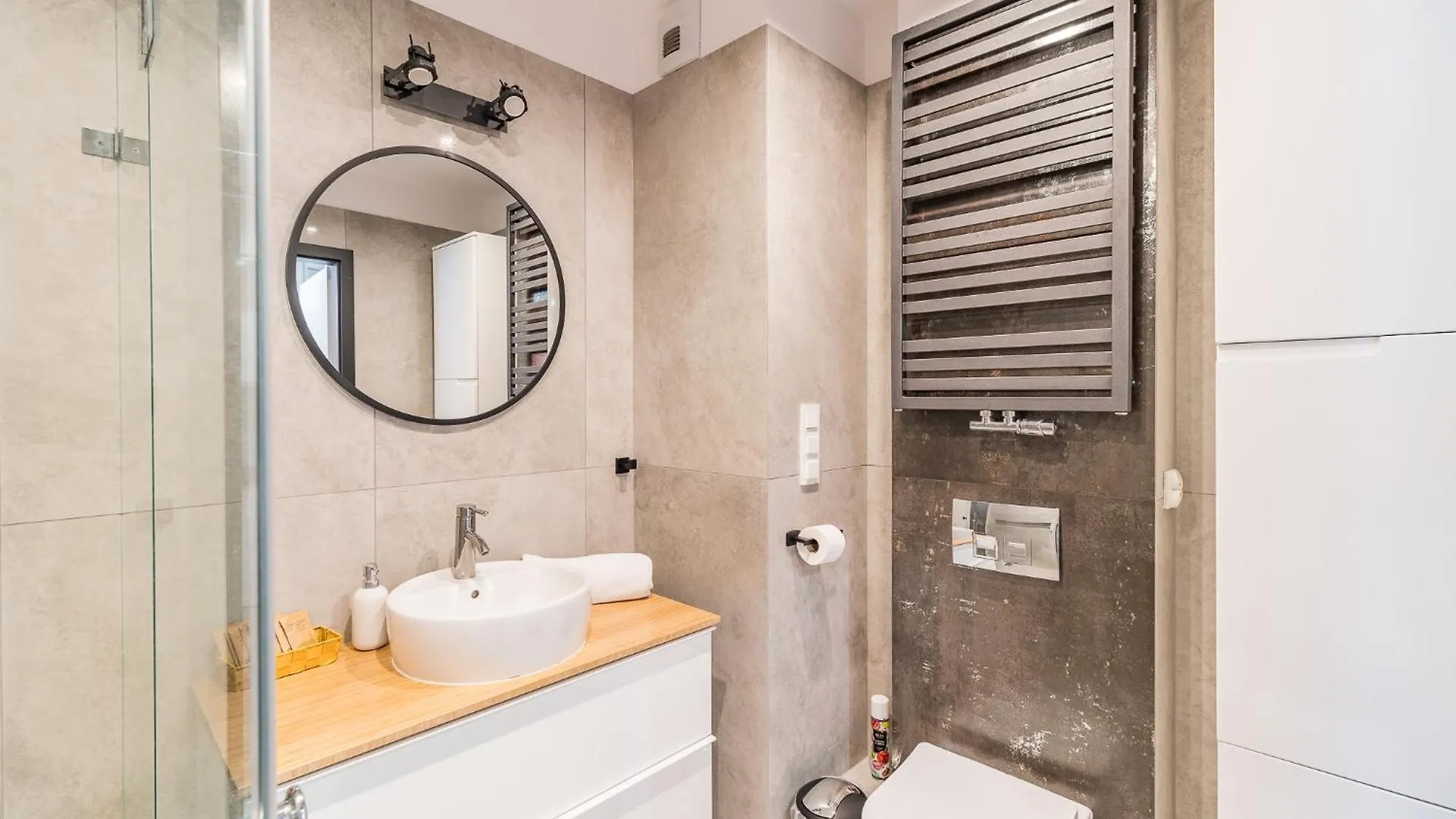Tauron Arena Modern Apartment - Parking And Balcony By Rentujemy Krakow Poland